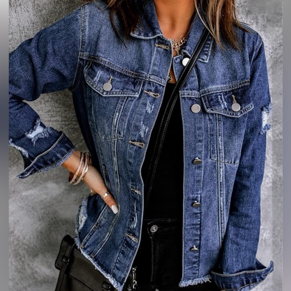 Women’s Denim Jacket w/frayed hem SZ 1X